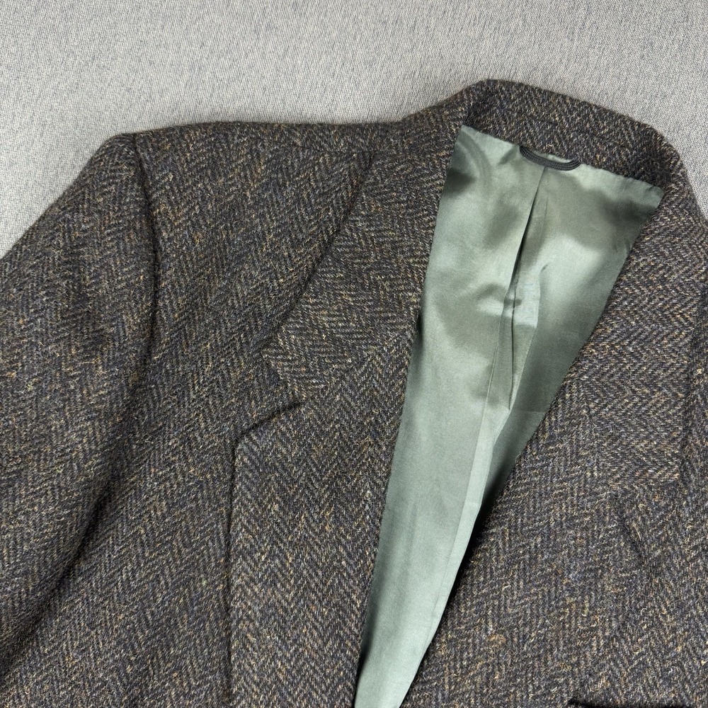 VTG Harris Tweed Jacket Mens 42L Gray Herringbone 2 Button Wool Sport Coat 80s